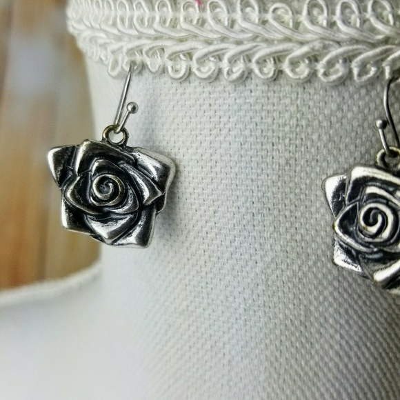 Flower Earrings - Picture 3 of 3